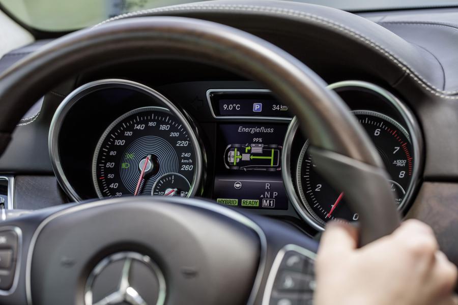  Mercedes-Benz GLE500e 4Matic AMG Line 2015 года  (фото 23 из 29)